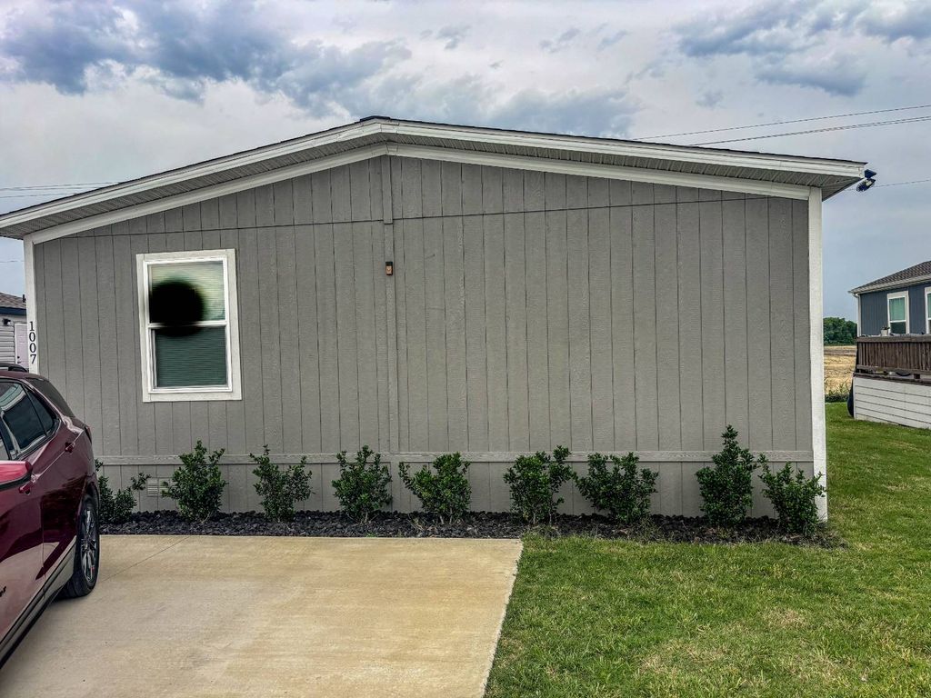 Photo of 1007 Keswick Rd, Wilmer, TX 75172 (MLS # 11775958)