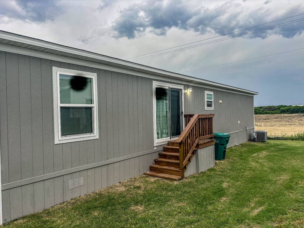Photo of 1007 Keswick Rd, Wilmer, TX 75172 (MLS # 11775958)