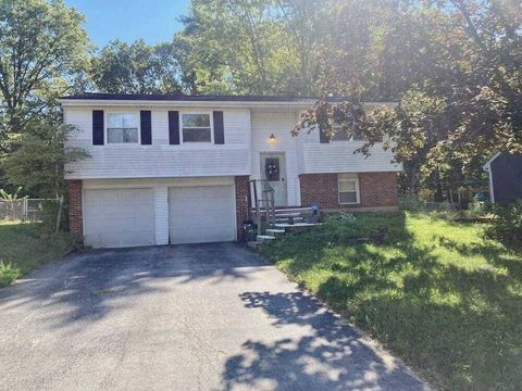 Photo of 1453 W Shore Dr, Lima, OH 45805 (MLS # 11634522)