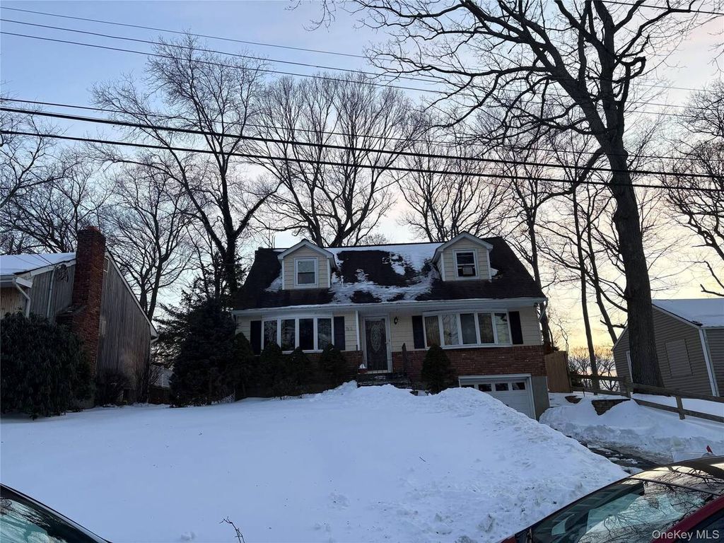 Photo of 21 Valleywood Drive, Huntington Station, NY 11746 (MLS # 11651172)