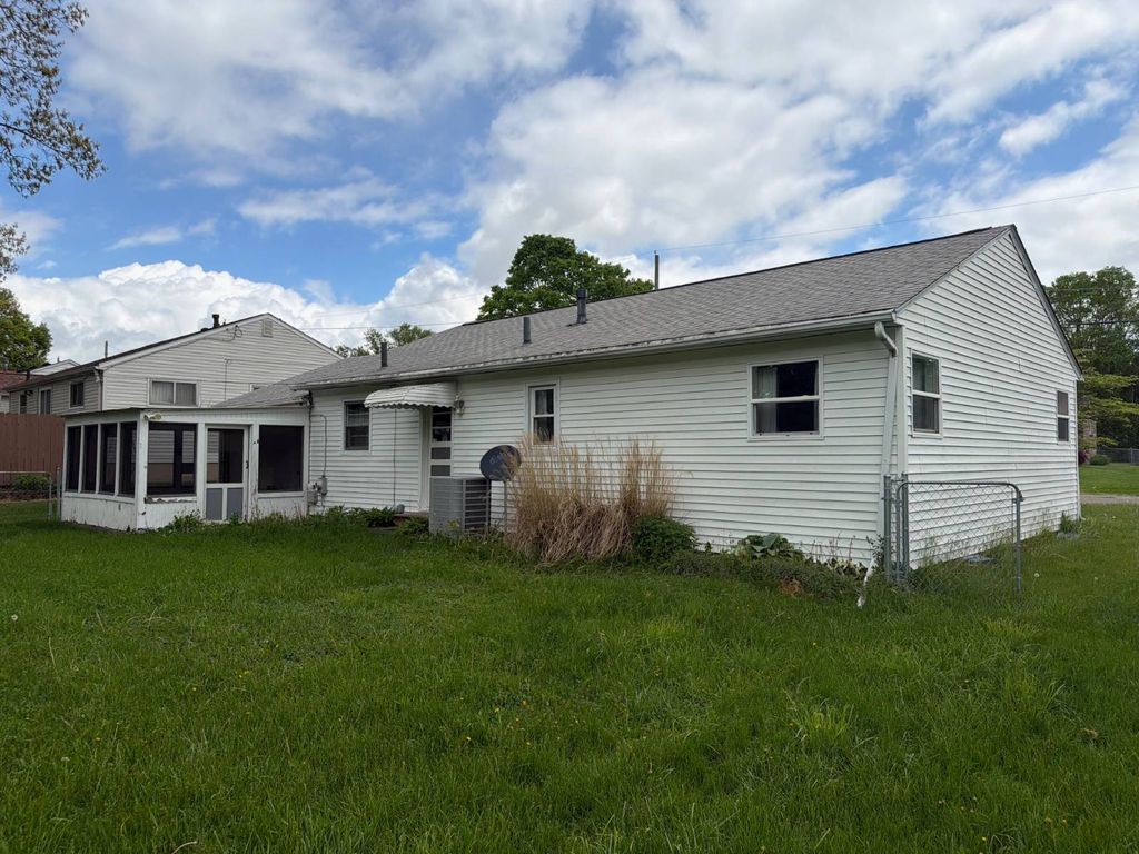 Photo of 35 S 27th St, Newark, OH 43055 (MLS # 11742208)