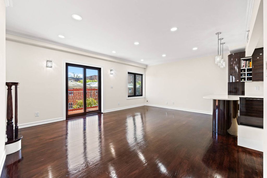 Photo of 3165 Emmons Avenue #PH-3-N, Brooklyn, NY 11235 (MLS # 11683493)