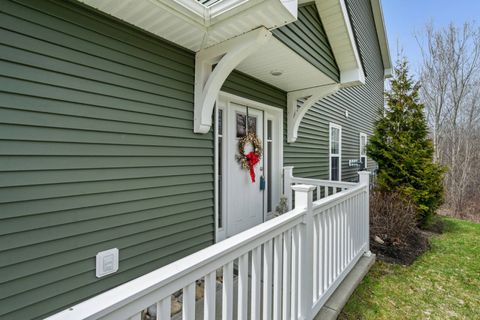 Photo of 40 Kasey Pass, Ballston Spa, NY 12020 (MLS # 11689574)