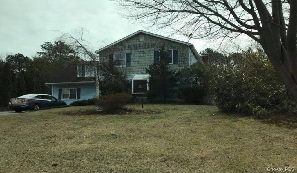 Photo of 5 Norway Pine Drive, Medford, NY 11763 (MLS # 11931077)