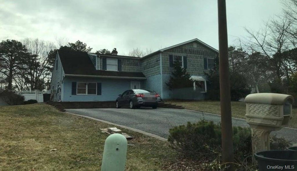 Photo of 5 Norway Pine Drive, Medford, NY 11763 (MLS # 11931077)
