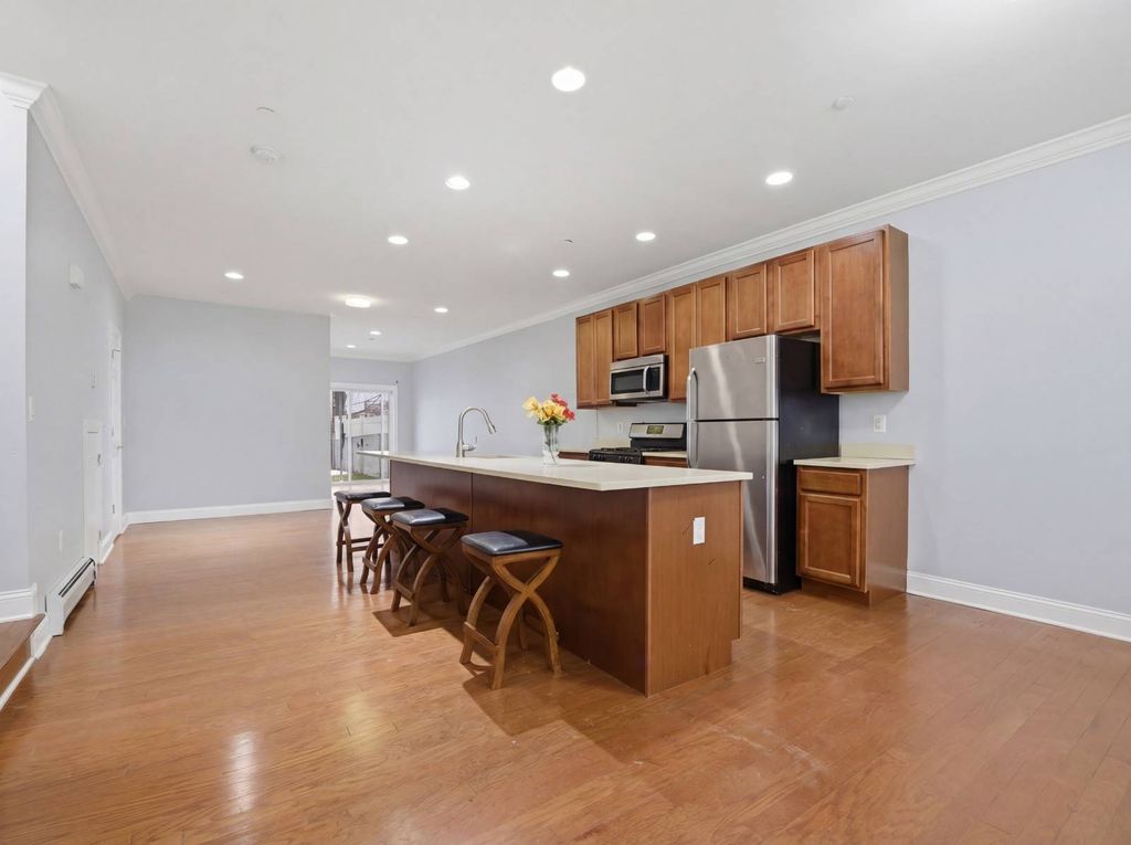 Photo of 116 Horizon Ln, Bronx, NY 10473 (MLS # 11669030)