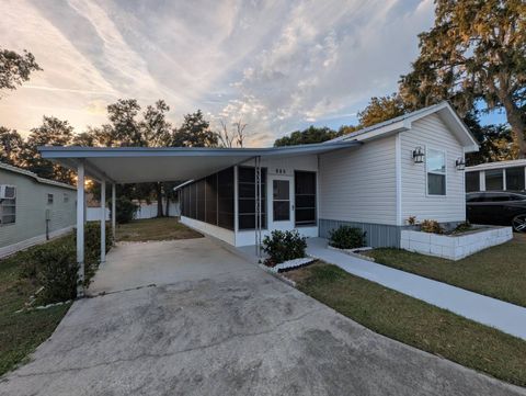 Photo of 122 Oakhill View, Valrico, FL 33594 (MLS # 11777412)