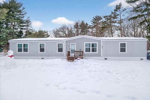 Photo of 19 Faraone Dr, Malta, NY 12020 (MLS # 11658648)
