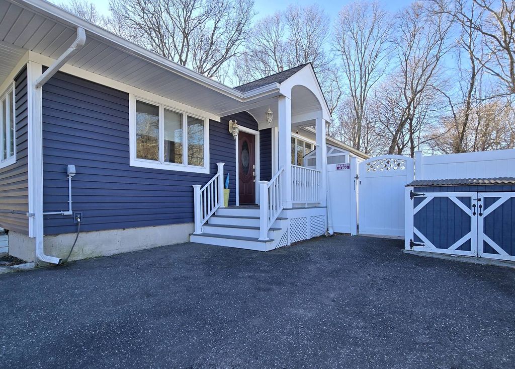 Photo of 116 Bellport Ave, Bellport, NY 11713 (MLS # 11619055)