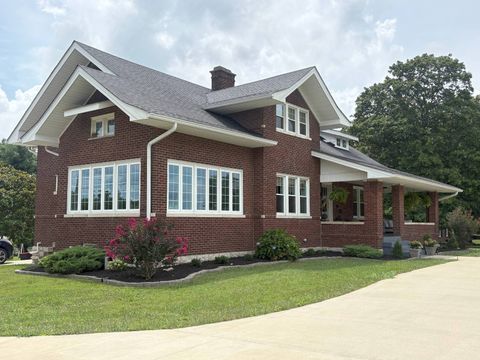 Photo of 314 East Grundy Ave, Springfield, KY 40069 (MLS # 11538901)