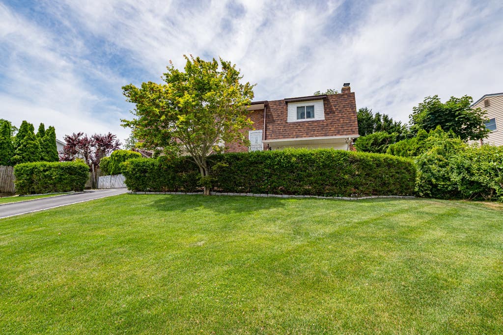 Photo of 4 Bowman Lane, Kings Park, NY 11754 (MLS # 11842021)