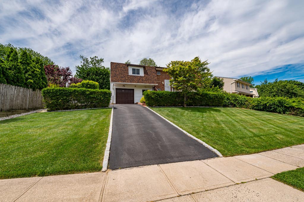 Photo of 4 Bowman Lane, Kings Park, NY 11754 (MLS # 11842021)