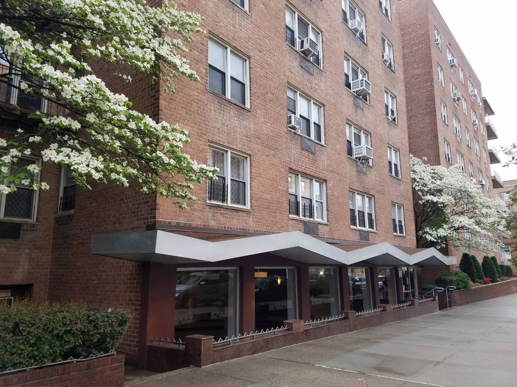 Photo of 3420 Parsons Blvd #5 E, Flushing, NY 11354 (MLS # 11605474)