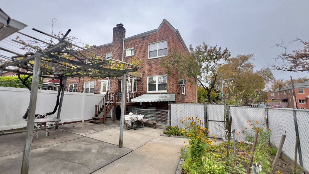 Photo of 19122 39th Avenue, Flushing, NY 11358 (MLS # 11598062)
