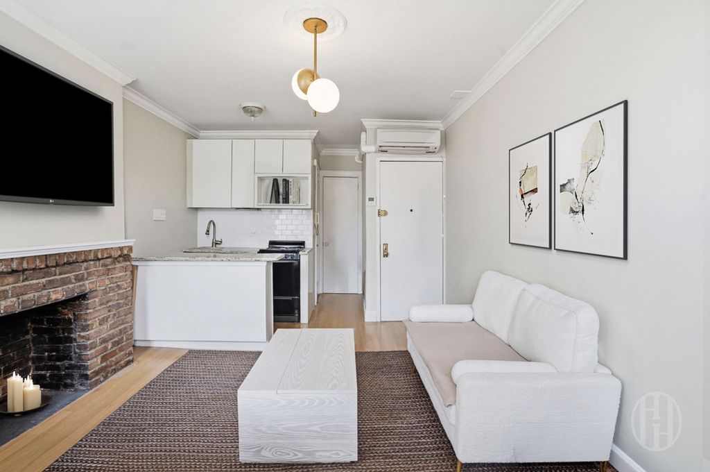 Photo of 354 West 12th Street #4D, New York, NY 10014 (MLS # 11741822)