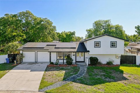 Photo of 7111 Gateway Ct, Tampa, FL 33615 (MLS # 11679659)