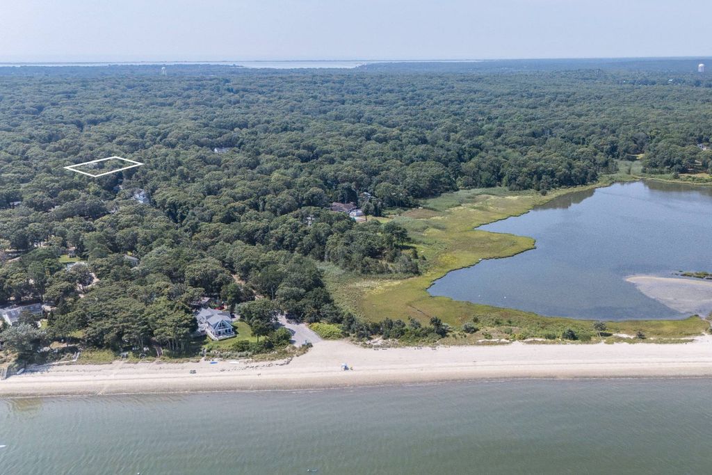 Photo of 87 Washington Heights Avenue, Hampton Bays, NY 11946 (MLS # 11642426)