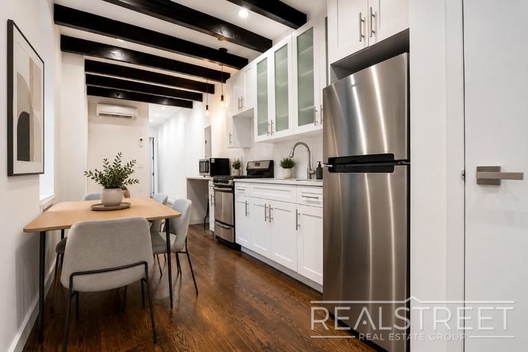 Photo of 911 Jefferson Avenue #1L, BROOKLYN, NY 11221 (MLS # 11849932)