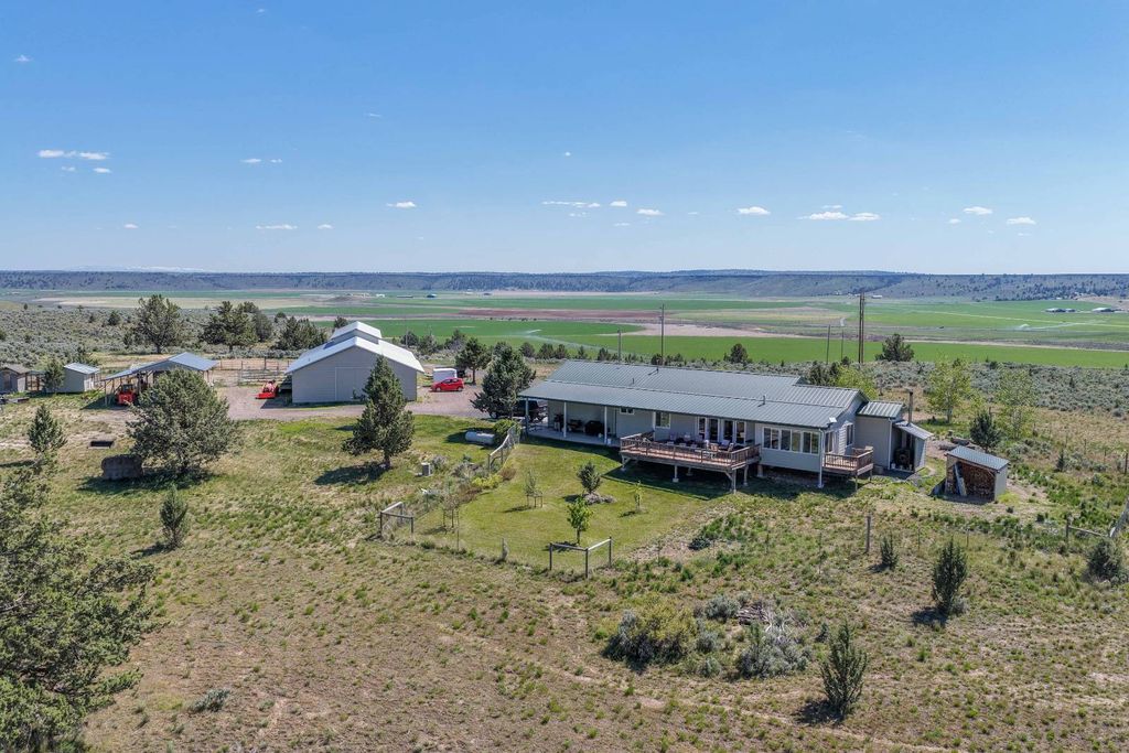 Photo of 67608 Rawhide Road, Hines, OR 97738 (MLS # 11742195)