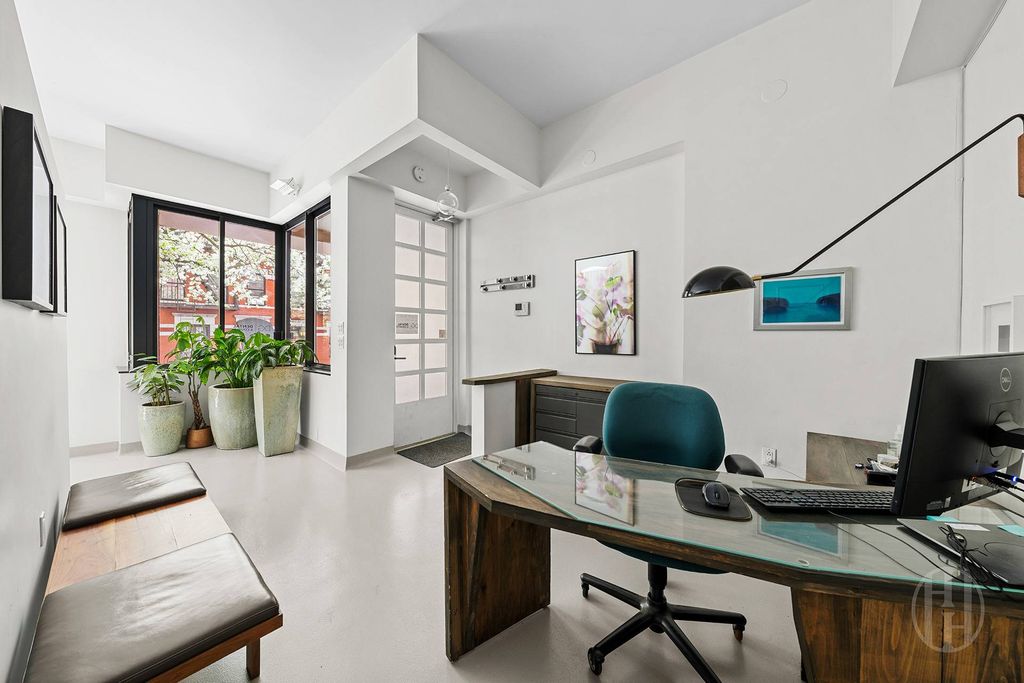 Photo of 367 West 49th Street #TH1D, New York, NY 10023 (MLS # 11658321)