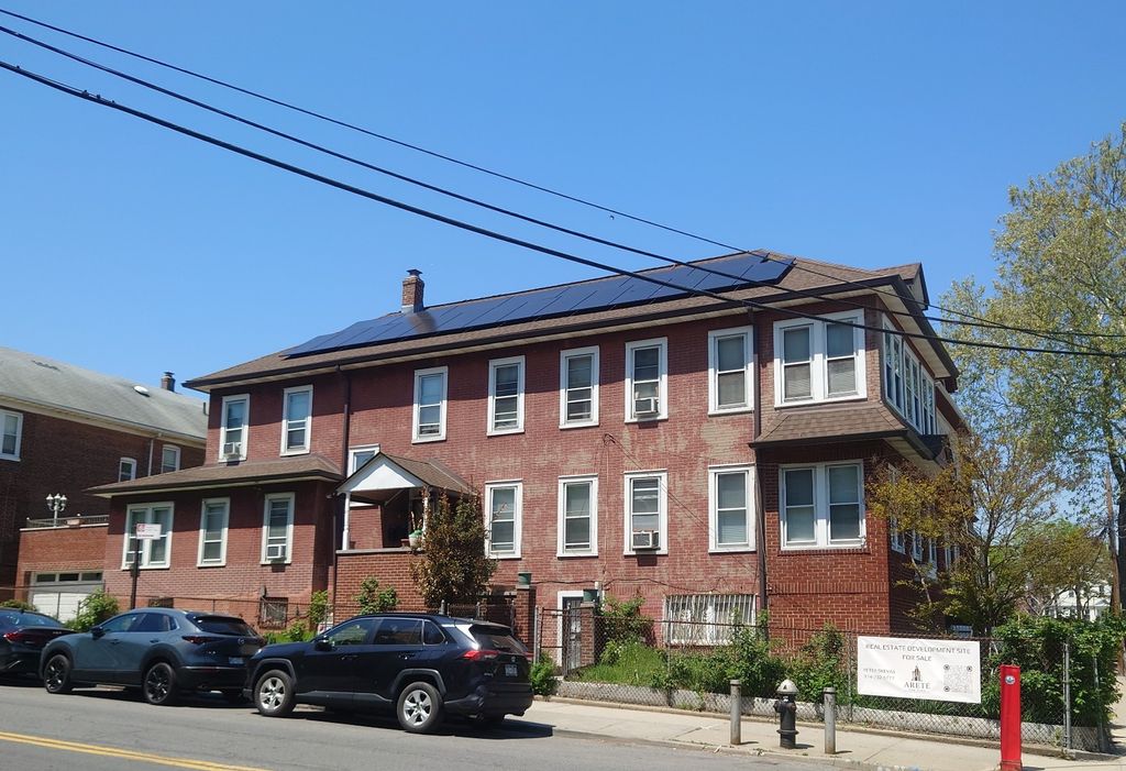 Photo of 3149 Buhre Ave, Bronx, NY 10461 (MLS # 11737017)