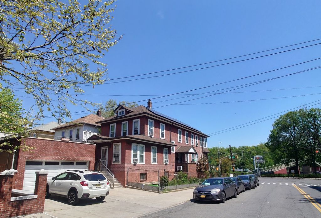 Photo of 3149 Buhre Ave, Bronx, NY 10461 (MLS # 11737017)