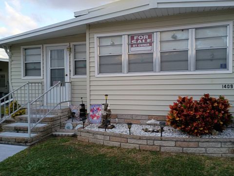 Photo of 16416 US Hwy 19 N #1409, Clearwater, FL 33764 (MLS # 11739076)