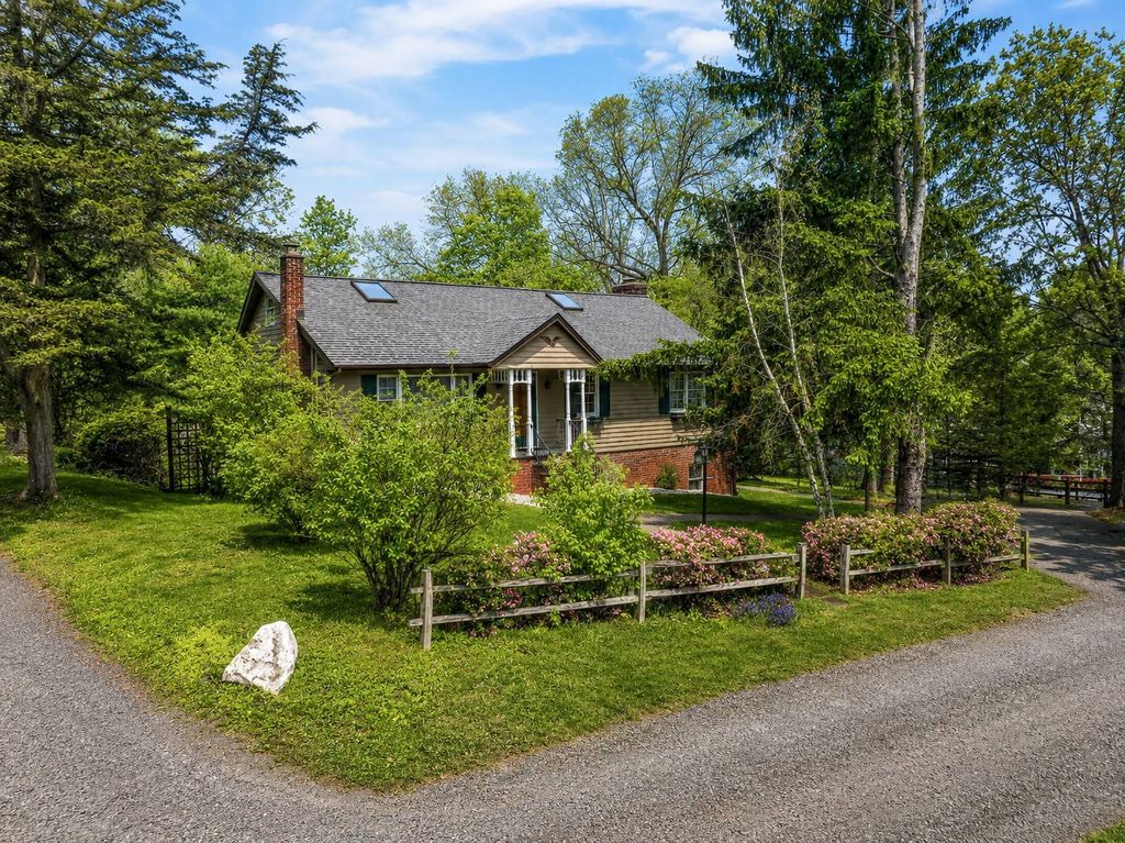 Photo of 9 Easy Street, Hopewell Junction, NY 12533 (MLS # 11747184)