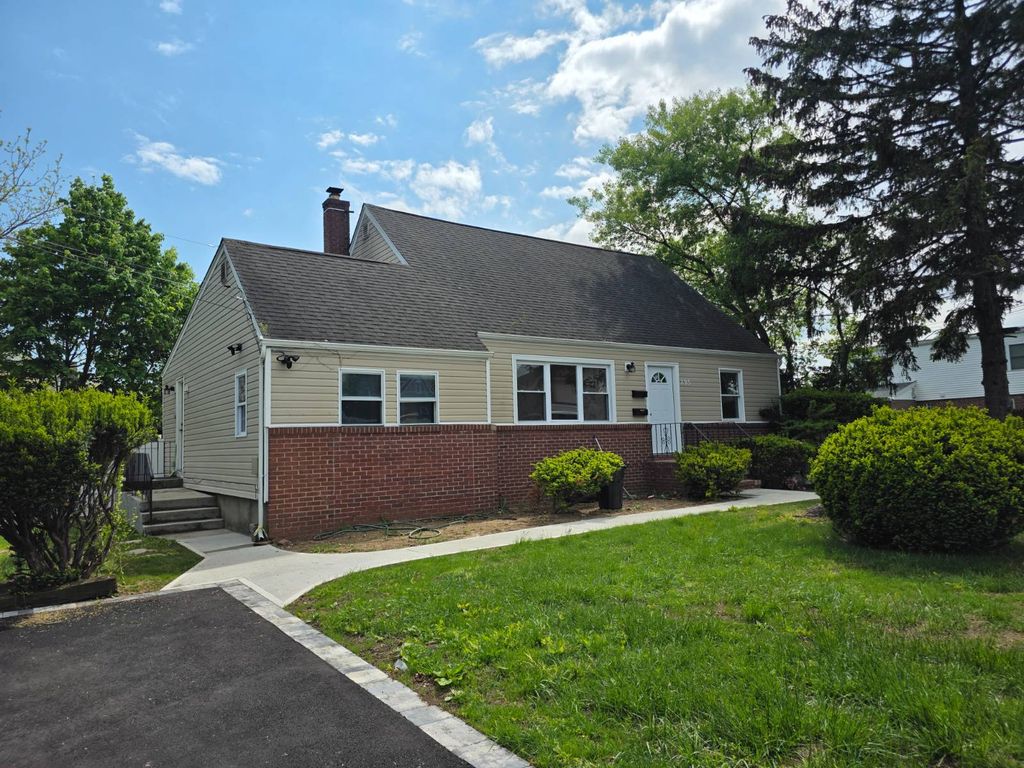 Photo of 295 49th St, Lindenhurst, NY 11757 (MLS # 11776050)