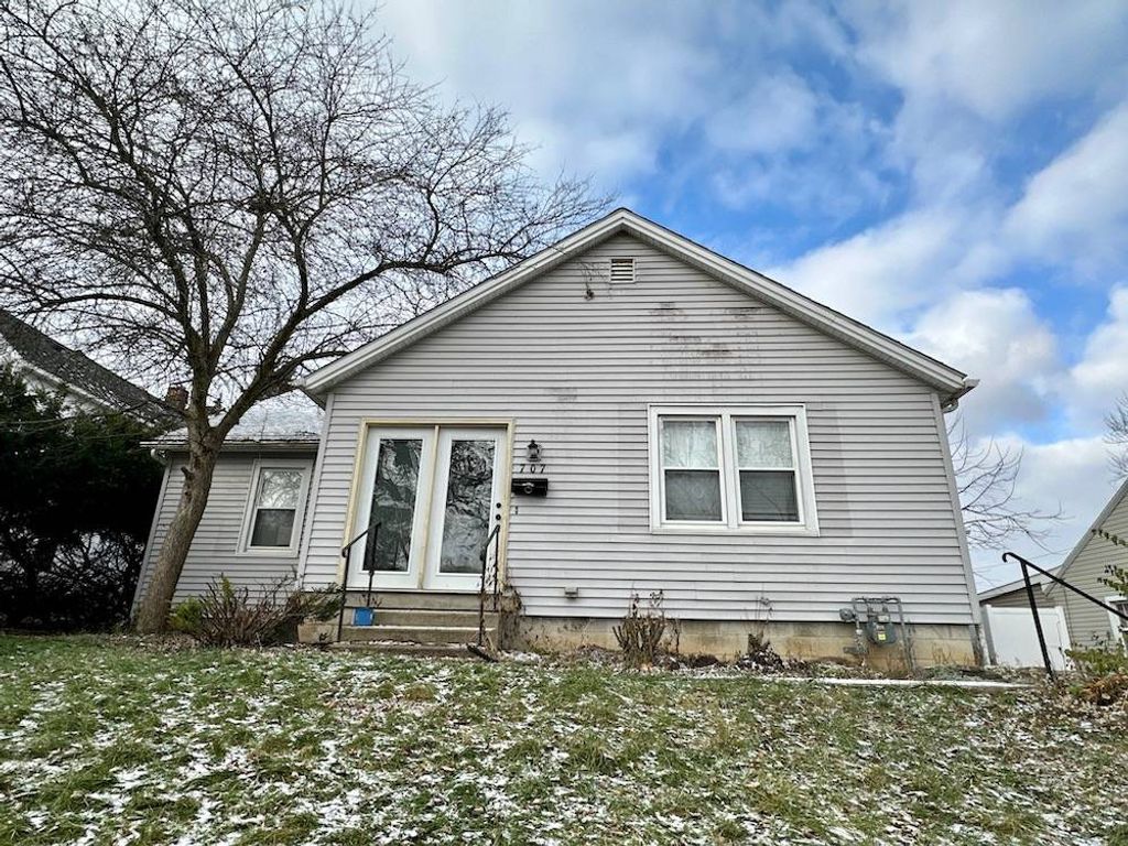 Photo of 707 Chestnut Ave, Sidney, OH 45365 (MLS # 11618586)