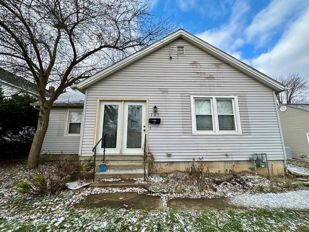Photo of 707 Chestnut Ave, Sidney, OH 45365 (MLS # 11618586)