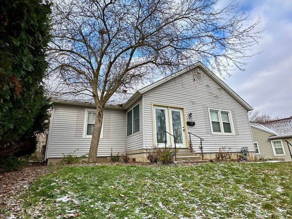 Photo of 707 Chestnut Ave, Sidney, OH 45365 (MLS # 11618586)