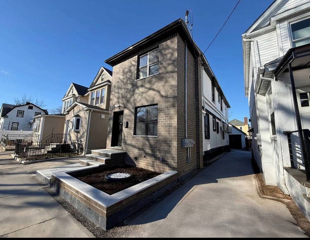 Photo of 4519 Seton Ave #2F, Bronx, NY 10466 (MLS # 11736846)