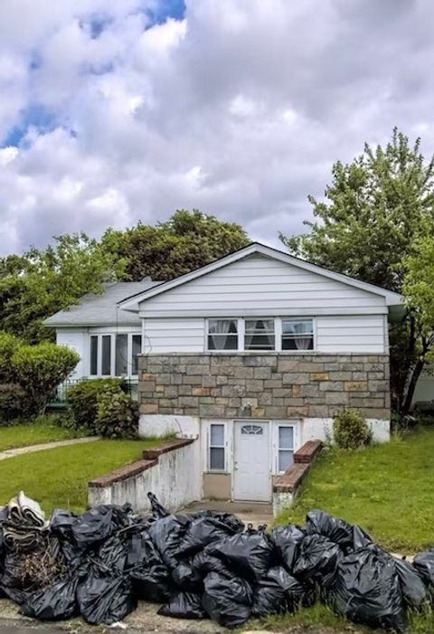 Photo of 23611 130th Ave, Rosedale, NY 11422 (MLS # 11682593)