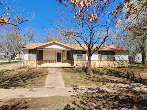 Photo of 503 E. Main St, Anthony, KS 67003 (MLS # 11669490)