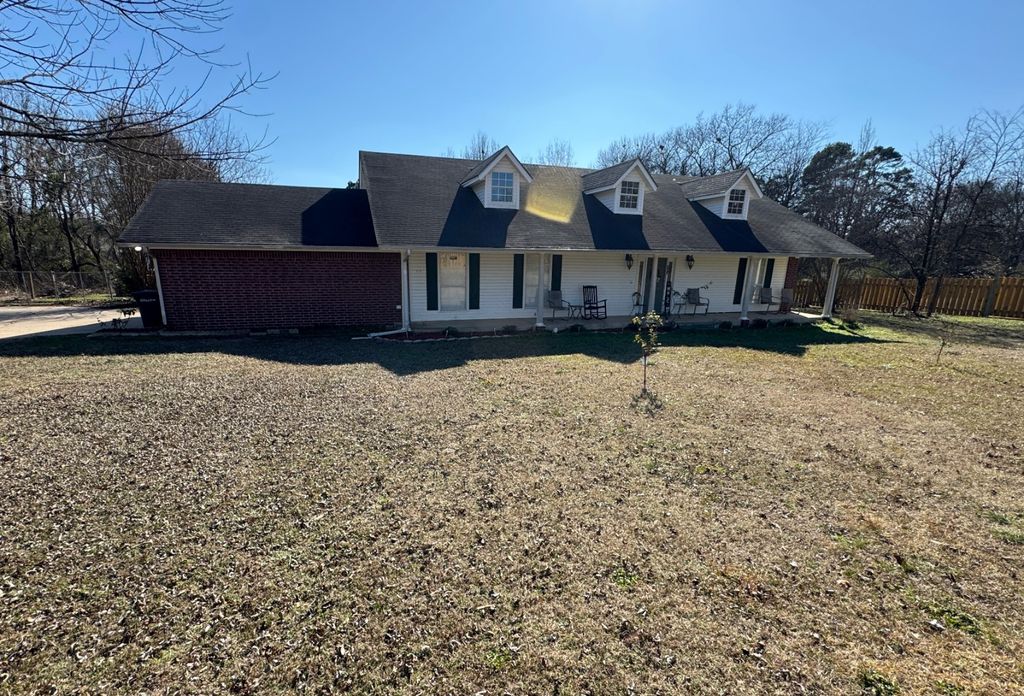 Photo of 405 Airport Rd, Broken Bow, OK 74728 (MLS # 11654165)