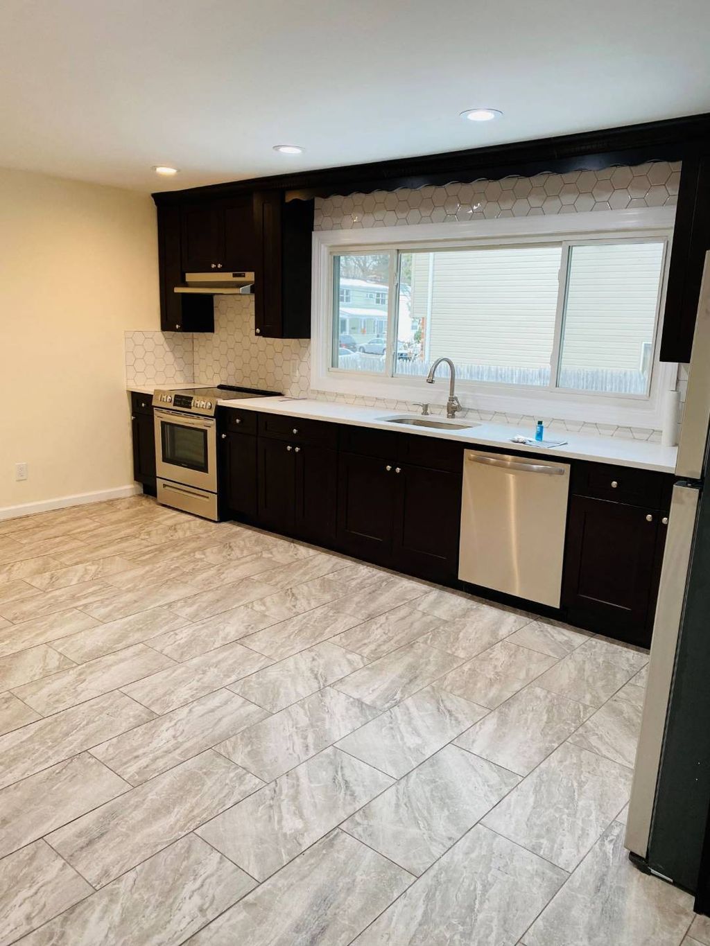 Photo of 75 Elm Ave, Glen Cove, NY 11542 (MLS # 11619590)