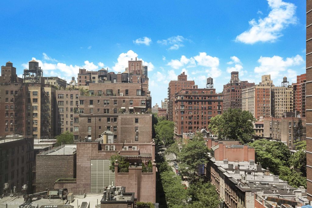 Photo of 200 East 94th Street #0, New York, NY 10128 (MLS # 11802659)