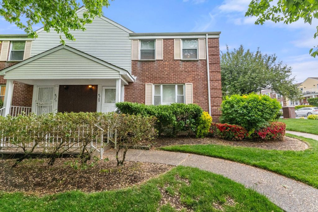 Photo of 6727 Cloverdale Blvd #1, Oakland Gardens, NY 11364 (MLS # 11775130)