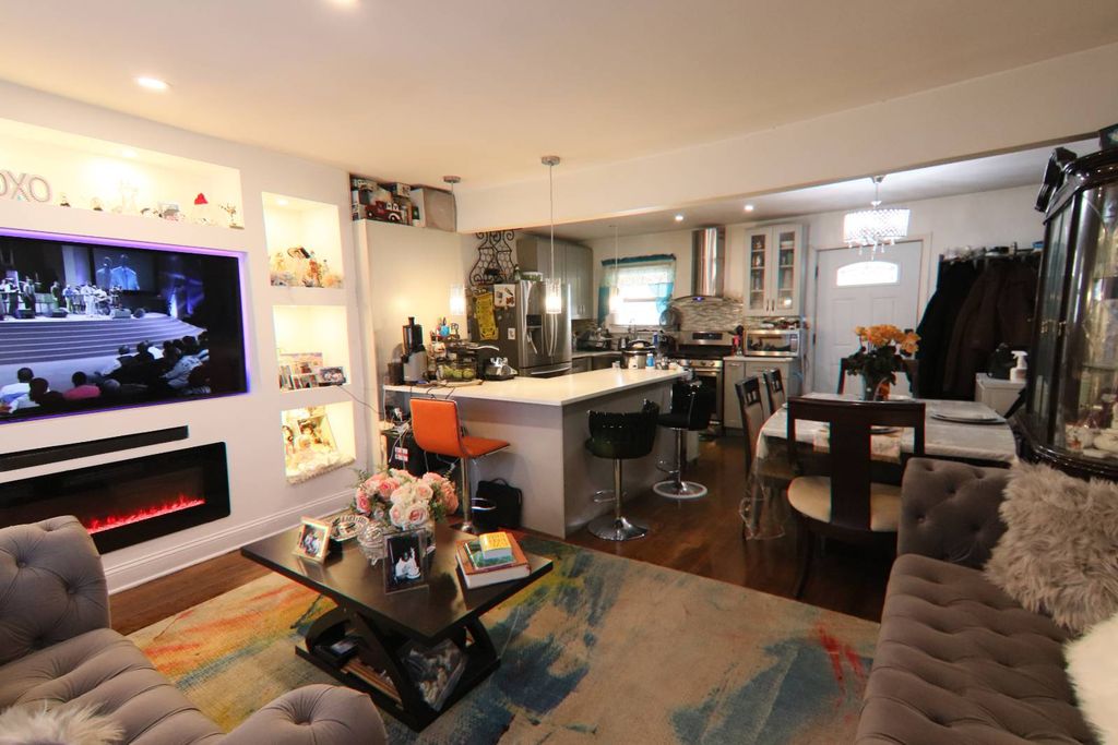 Photo of 4 Sheridan St, Valley Stream, NY 11580 (MLS # 11678328)