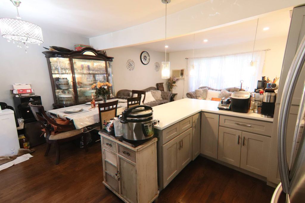 Photo of 4 Sheridan St, Valley Stream, NY 11580 (MLS # 11678328)