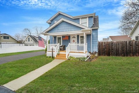 Photo of 15 Cedar Grove Court, Patchogue, NY 11772 (MLS # 11612575)