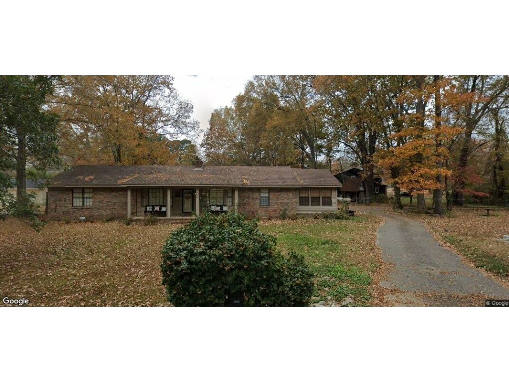 Photo of 1907 Oak Ln, Corinth, MS 38834 (MLS # 11683918)