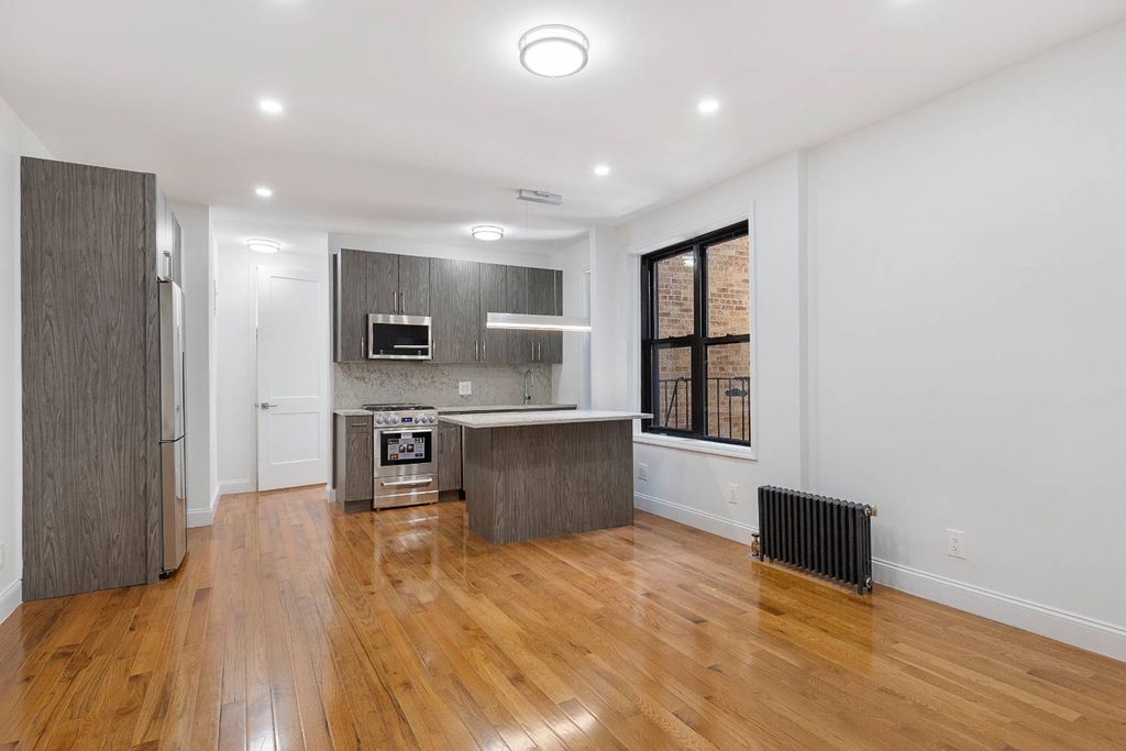 Photo of 1151 Brighton Beach Ave #4O, Brooklyn, NY 11235 (MLS # 11665419)
