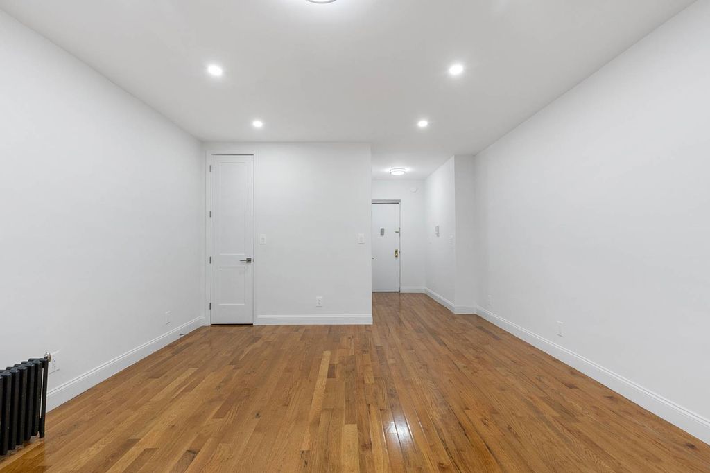 Photo of 1151 Brighton Beach Ave #4O, Brooklyn, NY 11235 (MLS # 11665419)