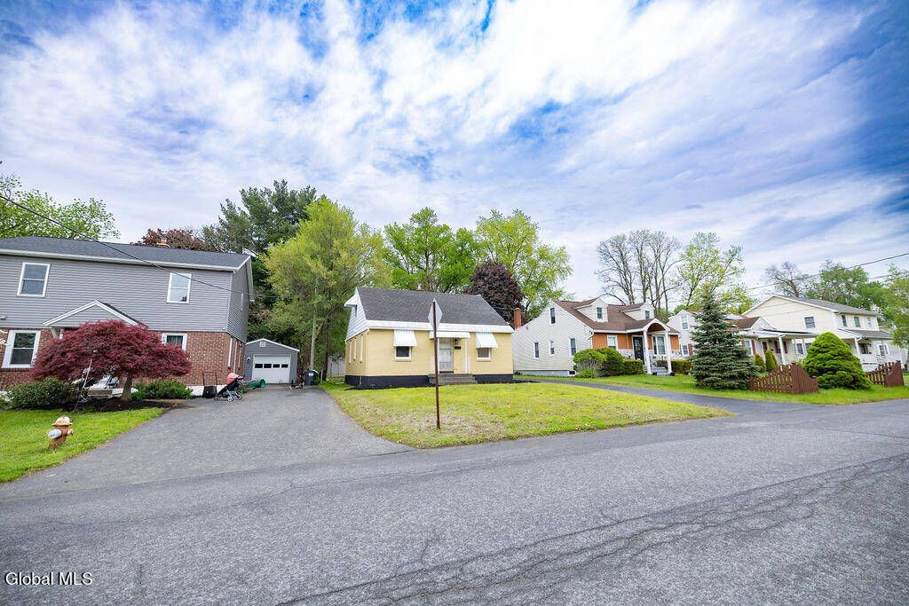 Photo of 1782 Fiero Avenue, Rotterdam, NY 12303 (MLS # 11775639)