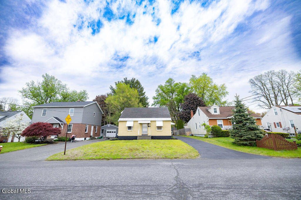 Photo of 1782 Fiero Avenue, Rotterdam, NY 12303 (MLS # 11775639)