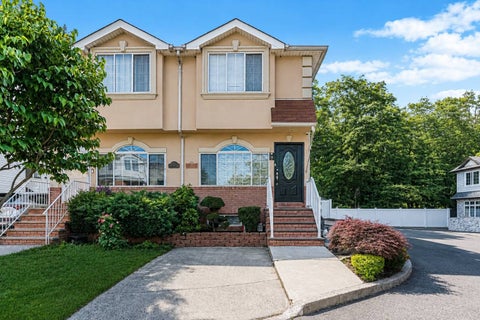 Photo of 80 Harris Lane, Staten Island, NY 10309 (MLS # 11824663)