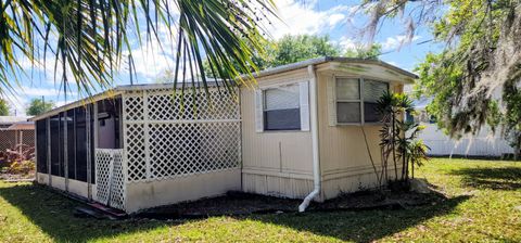 Photo of 1602 Wonderland Way, Kissimmee, FL 34746 (MLS # 11673880)