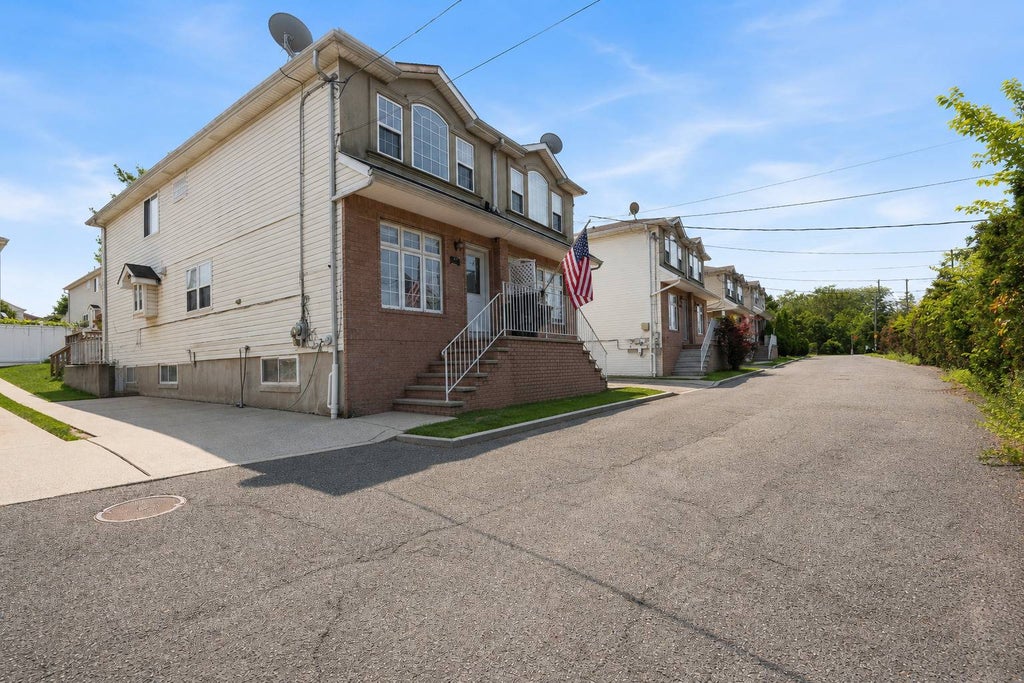 Photo of 1256 Arthur Kill Road, Staten Island, NY 10312 (MLS # 11933473)